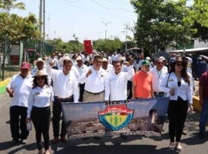 En Atencingo, el diputado Pável Gaspar Ramírez participó en el desfile conmemorativo por el Día del Trabajo