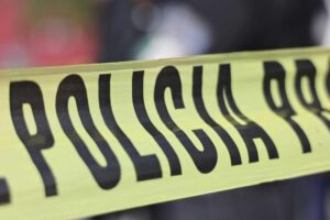 Lo encontraron golpeado, después descubrieron que lo balearon en la cabeza