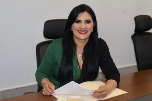 Propone Delfina Pozos cobertura médica para todas las personas que trabajan al servicio del Estado 
