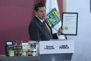 Alejandro Armenta llama a verificar clínicas y médicos, aseguró que Blanca Adriana tendra justicia