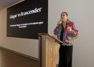 Laura Artemisa llama a estudiantes de la UDLAP a ejercer un liderazgo con impacto humano y compromiso social