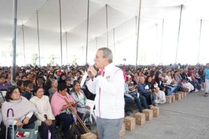 Respalda Pepe Chedraui a familias con entrega de despensas en Bosques de San Sebastián