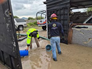 Gobierno del Estado atiende afectaciones por lluvia en Tepeyahualco