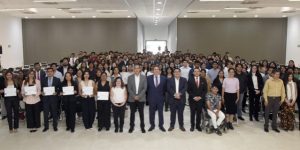 BUAP y Fundación BBVA reconocen a egresados beneficiarios del programa “Chavos que inspiran”