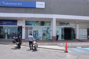 Robo de 180 mil pesos afuera de BBVA en Plaza San Diego