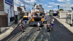 Gobierno del Estado pavimenta la calle San Alfonso en la capital poblana