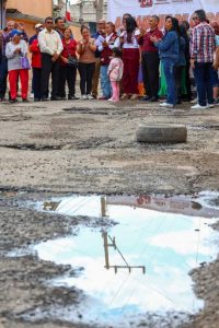 Tonantzin Fernández atiende rezago histórico en vialidades de Santiago Momoxpan y San Diego Cuachayotla