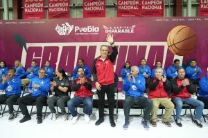 Acompaña Pepe Chedraui a jóvenes basquetbolistas en la final estatal de la Liga Telmex-Telcel 2026