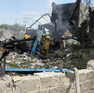 Dos heridos y daños en casas tras explosiones en taller de pirotecnia en Zacaola